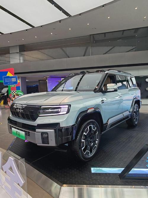 成都34比亚迪方程豹硬派越野的爆款，英菲尼迪35周年与你共成长